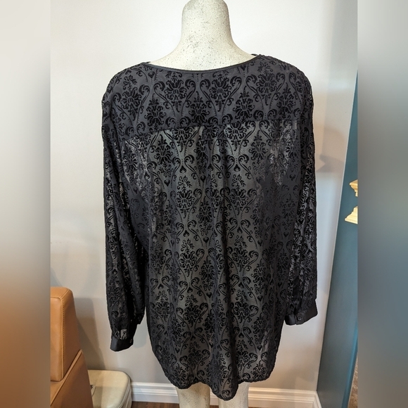 Penningtons Black Velveteen and Mesh Paisley Burnout Blouse Size 1x - Picture 4 of 10